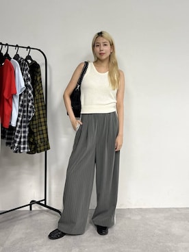 「JEANASIS（ジーナシス）のチェーンハンドルキンチャクBAG/1023355（ショルダーバッグ、ブラック系）」を使った、古屋美咲さん（レディース・167cm）の夏コーディネート