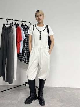 「JEANASIS（ジーナシス）のチェーンハンドルキンチャクBAG/1023355（ショルダーバッグ、ブラック系）」を使った、古屋美咲さん（レディース・167cm）の夏コーディネート