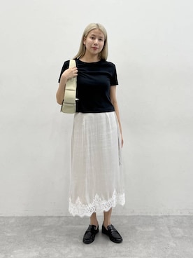 「JEANASIS（ジーナシス）のシャーリングローファー/645735（ローファー、ブラック系）」を使った、古屋美咲さん（レディース・167cm）の春コーディネート