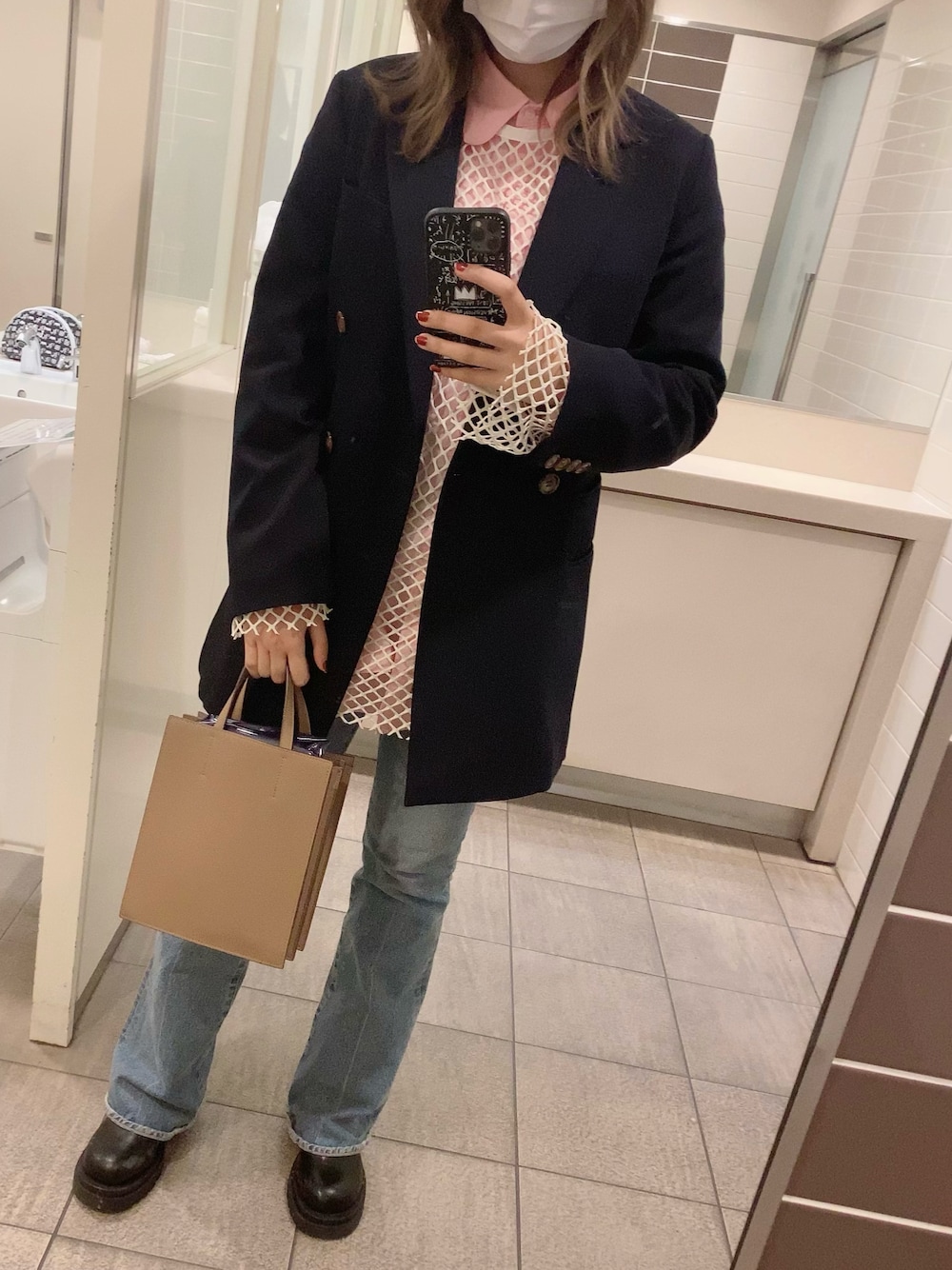 「春カラー、大人カジュアル、春コーデ、デニムパンツ、フレアパンツ、ピンク、AMERI、moussy、maisonspecial、ORiental TRaffic(ORiental TRaffic)、UNIQLO」｜「ORiental TRafficの■2021秋冬新作■サイドゴアチェルシーブーツ/15401（ブーツ、ブラック系）」を使った、sakiさん（レディース・165cm）の春コーディネートの1枚目の写真
