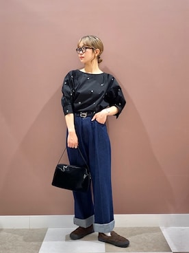 「ITEMS URBANRESEARCH（アイテムズ アーバンリサーチ）のタックスリーブ刺シュウブラウス（シャツ/ブラウス、ブラック系）」を使った、aonoさん（レディース・157cm）の春コーディネート