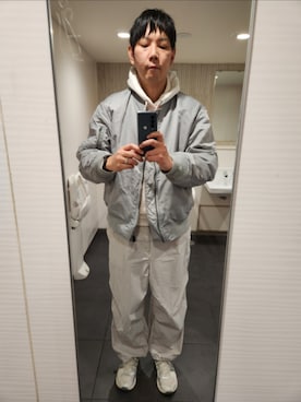 「ASICS（アシックス）のアイテム」を使った、akkunn_akkunnさん（メンズ・180cm）の冬コーディネート