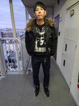 「アイテム（スニーカー）」を使った、akkunn_akkunnさん（メンズ・180cm）の冬コーディネート