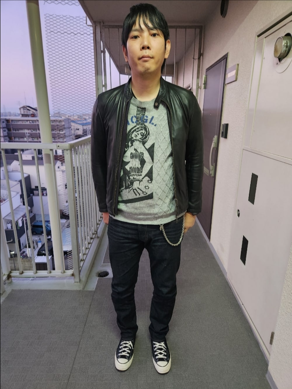 「SHIPS JET BLUE、ヒステリックグラマー、リーバイスMade&Crafted、コンバース、ファッションを楽しもう、シングルライダース、ロックテイスト、CT70、秋コーデ」｜「SHIPS JET BLUEのアイテム（ライダースジャケット、ブラック系）」を使った、akkunn_akkunnさん（メンズ・180cm）の秋コーディネートの1枚目の写真
