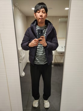 「ASICS（アシックス）のアイテム」を使った、akkunn_akkunnさん（メンズ・180cm）の冬コーディネート