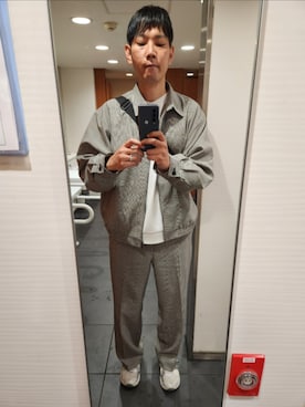 「アイテム（スニーカー）」を使った、akkunn_akkunnさん（メンズ・180cm）の冬コーディネート