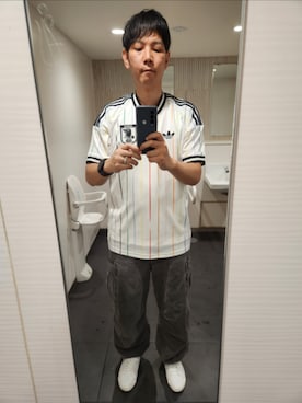 「adidas（アディダス）のサッカー日本代表 2026 アウェイ レプリカ ユニフォーム / ジャージ / アディダス adidas（Tシャツ/カットソー、ホワイト系）」を使った、akkunn_akkunnさん（メンズ・180cm）の夏コーディネート