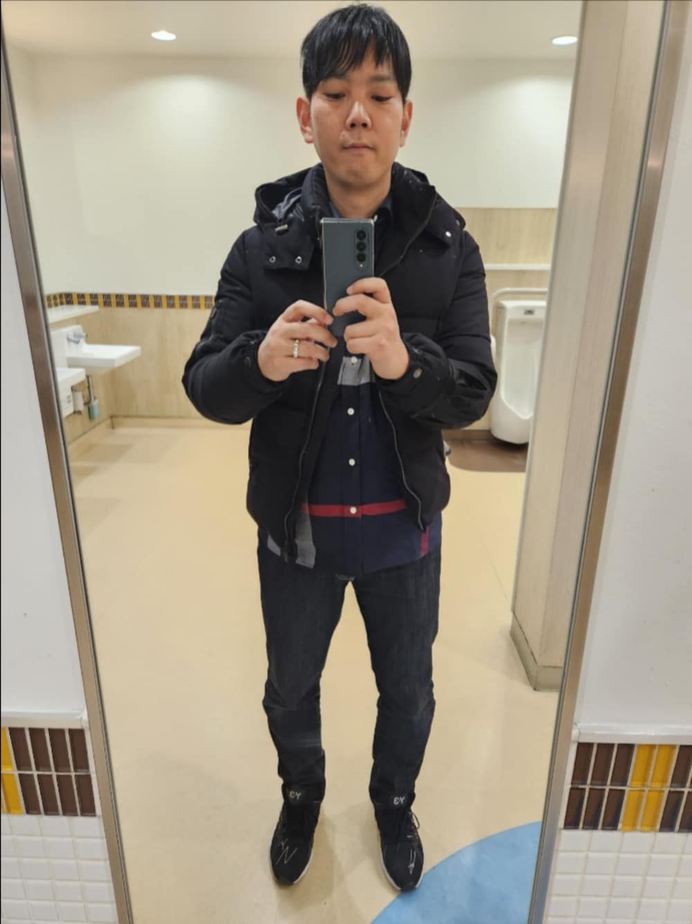 「タトラス、バーバリー、リーバイス、Y-3、冬コーデ、KRAZウールダウン、ストレッチコットンポプリンシャツ、511リジット、FYW S-97、SHIPS別注、ダウン、久々に着てお出かけ」｜「TATRASのアイテム（ダウンジャケット/コート、ブラック系）」を使った、akkunn_akkunnさん（メンズ・180cm）の冬コーディネートの1枚目の写真