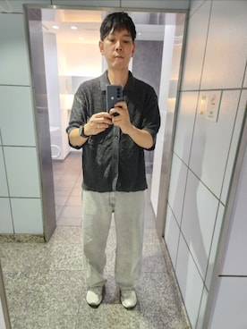 「アイテム（スニーカー）」を使った、akkunn_akkunnさん（メンズ・180cm）の秋コーディネート