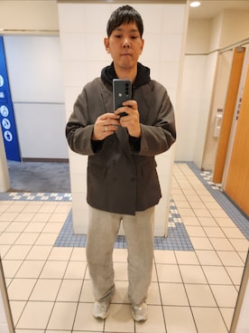 「アイテム（スニーカー）」を使った、akkunn_akkunnさん（メンズ・180cm）の秋コーディネート