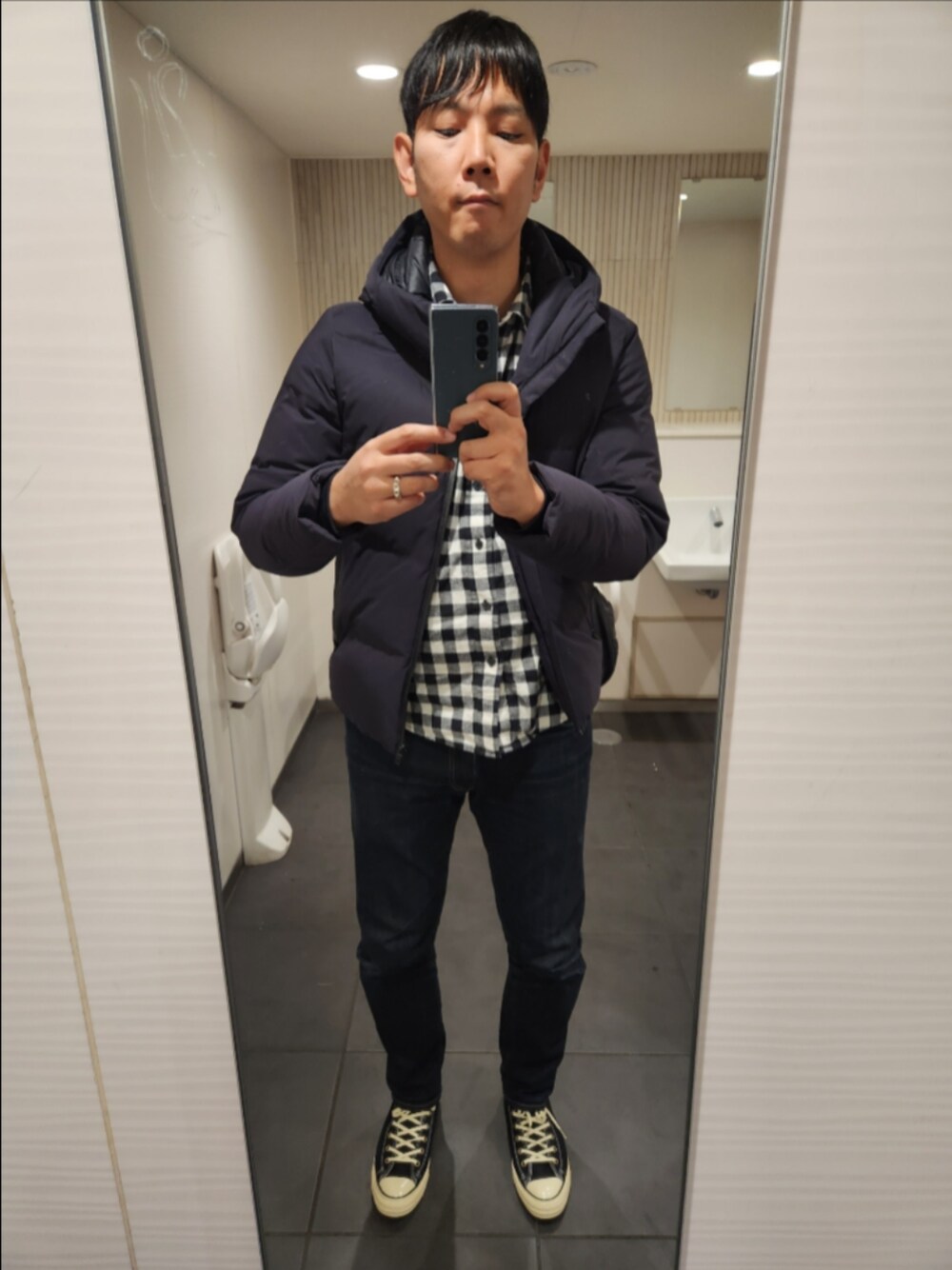 「ユニクロ、GU、リーバイスMade&Crafted、コンバース、冬コーデ、シームレスダウンパーカ、ネルチェックシャツ、511MADE IN JAPAN、ALL STAR US AGEDWORK HI、5年前コーデ、コンシーラー、🐻」｜「UNIQLOのアイテム（ダウンジャケット/コート、ブラック系）」を使った、akkunn_akkunnさん（メンズ・180cm）の冬コーディネートの1枚目の写真