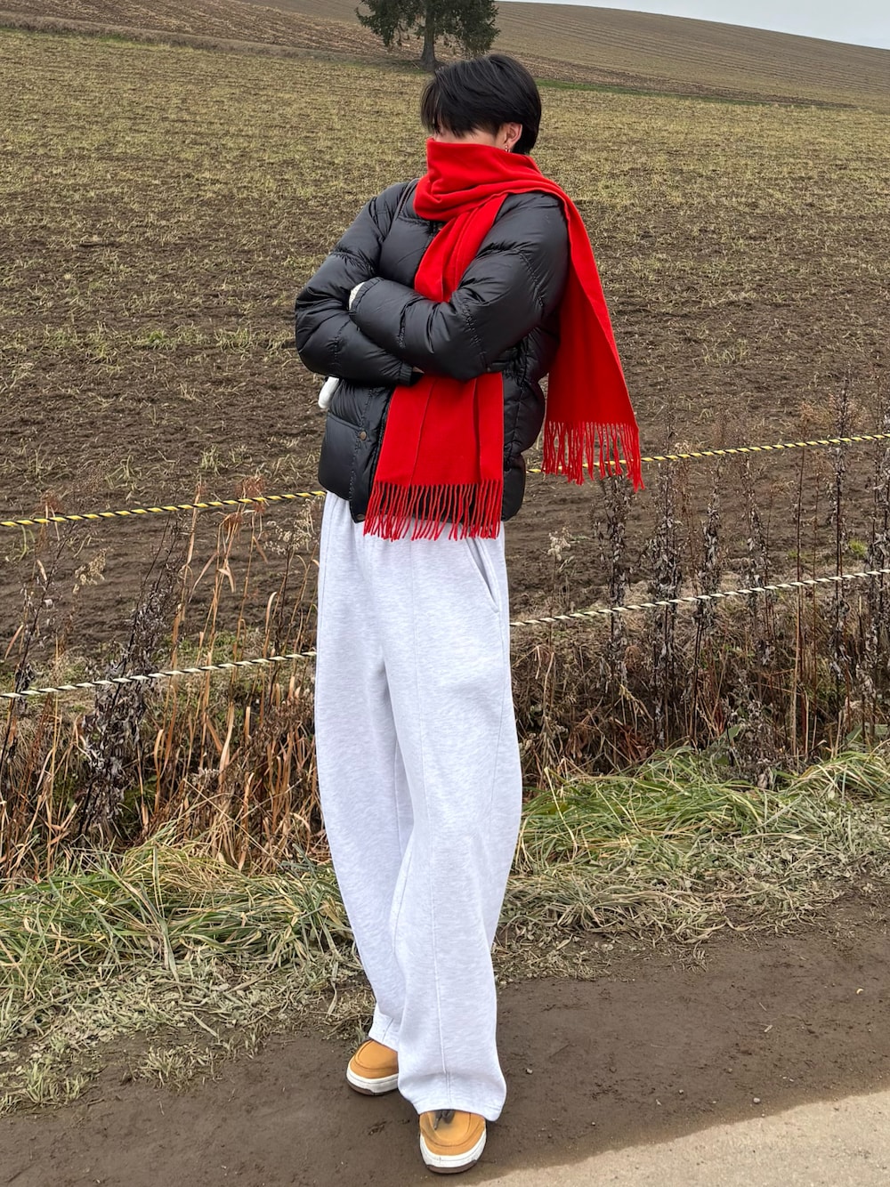 COMME des GARCONS HOMME PLUSのマフラーを使った人気ファッション