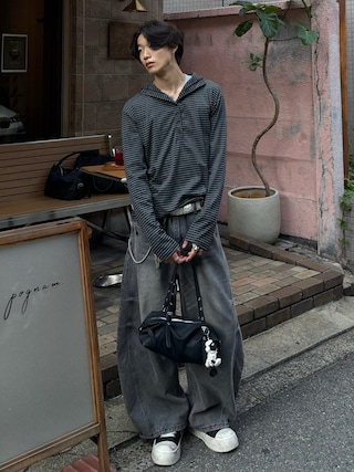 「EPNK(イーピーエヌケー)のBrushed Border Henley Hoodie / ブラッシュドボーダーヘンリーフーディ(パーカー)」を使った、Harutoさん(メンズ・180cm)の秋コーディネート