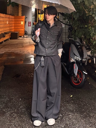 「MSG（エムエスジー）のスタッズデザイン短丈デニムシャツ（シャツ/ブラウス）」を使った、Harutoさん（メンズ・180cm）の春コーディネート