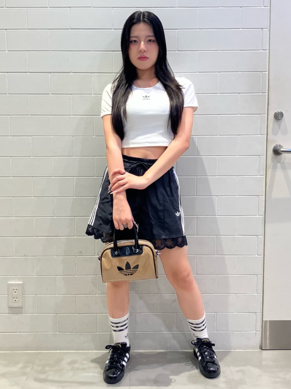 adidas ブラック レースショートパンツ adidas】レーストリム ショートパンツ - メルカリ