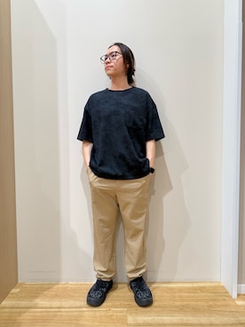 「ITEMS URBANRESEARCH（アイテムズ アーバンリサーチ）の接触冷感フェードポンチ半袖トップス（Tシャツ/カットソー、ブラック系）」を使った、YUANさん（メンズ・168cm）の春コーディネート