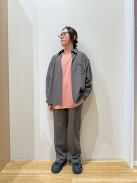 「ITEMS URBANRESEARCH（アイテムズ アーバンリサーチ）のヨウリュウレギュラーカラー長袖シャツ（シャツ/ブラウス、グリーン系）」を使った、YUANさん（メンズ・168cm）の春コーディネート