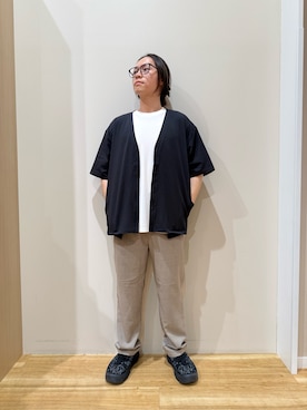 「ITEMS URBANRESEARCH（アイテムズ アーバンリサーチ）の『接触冷感/吸水速乾/イージーケア/UVカット』クイックドライリネンタッチイージーパンツ（その他パンツ、ベージュ系）」を使った、YUANさん（メンズ・168cm）の春コーディネート