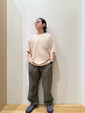「ITEMS URBANRESEARCH（アイテムズ アーバンリサーチ）の接触冷感 ツイル ポケット Tシャツ（T Shirts、ブラウン系）」を使った、YUANさん（メンズ・168cm）の夏コーディネート