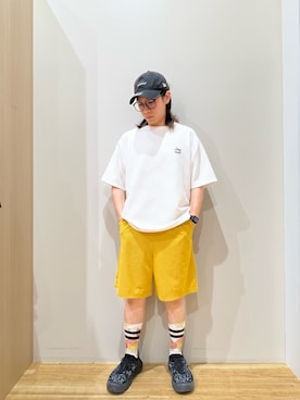 「ITEMS URBANRESEARCH（アイテムズ アーバンリサーチ）のサマーコーデュロイ イージーショーツ（Pants、イエロー系）」を使った、YUANさん（メンズ・168cm）の夏コーディネート