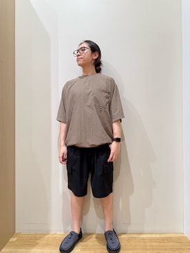 「ITEMS URBANRESEARCH（アイテムズ アーバンリサーチ）の『接触冷感/撥水/イージーケア/UVカット』タスランナイロンクルーネックドロストTシャツ（T Shirts、ベージュ系）」を使った、YUANさん（メンズ・168cm）の夏コーディネート