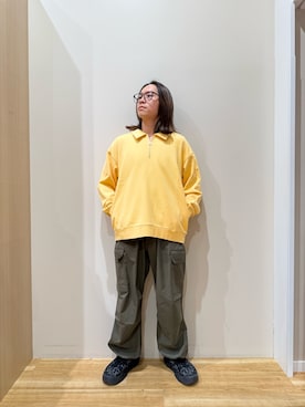 「ITEMS URBANRESEARCH（アイテムズ アーバンリサーチ）のハーフジップフェード裏毛プルオーバー（スウェット、イエロー系）」を使った、YUANさん（メンズ・168cm）の春コーディネート