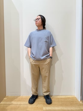 「ITEMS URBANRESEARCH（アイテムズ アーバンリサーチ）の2wayストレッチクルーネック布帛Tシャツ（Tシャツ/カットソー、グレー系）」を使った、YUANさん（メンズ・168cm）の春コーディネート