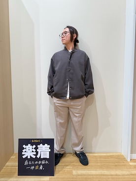 「ITEMS URBANRESEARCH（アイテムズ アーバンリサーチ）の『イージーケア/吸水速乾/接触冷感』高機能ドライタッチスナップブルゾン(楽着シリーズ)（ブルゾン、ブラック系）」を使った、YUANさん（メンズ・168cm）の春コーディネート