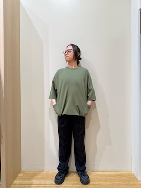 「ITEMS URBANRESEARCH（アイテムズ アーバンリサーチ）のサイドストレージ半袖ポンチTops（Tシャツ/カットソー、グリーン系）」を使った、YUANさん（メンズ・168cm）の春コーディネート