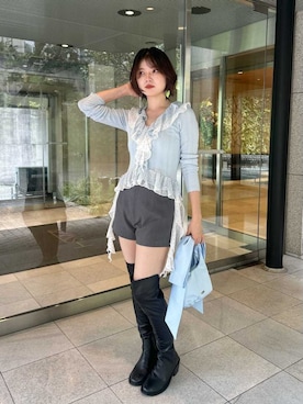 「LILY BROWN（リリーブラウン）のバリエーションマイクロショートパンツ（その他パンツ、グレー系）」を使った、LILY BROWNさんの夏コーディネート