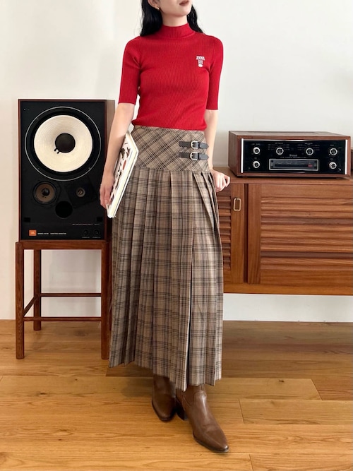 セール】【LILY BROWN ×ANNA SUI】ロゴ刺繍ハイネックリブニット