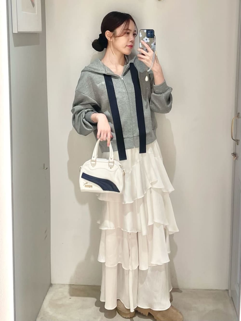 LILY BROWN(LILY BROWN)｜LILY BROWNのハンドバッグを使った 