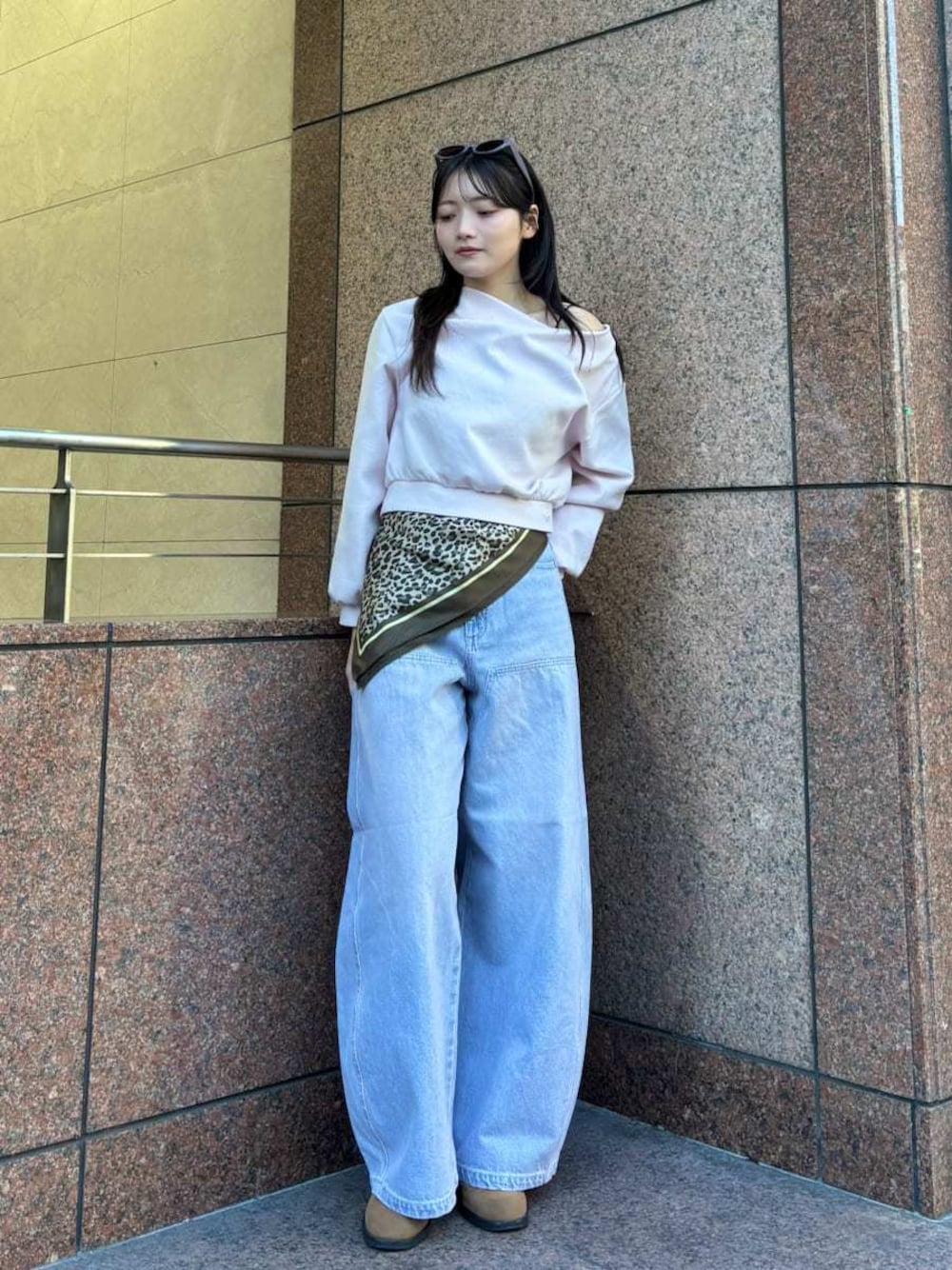 LILY BROWNのデニムパンツ（ピンク系）を使った人気ファッション