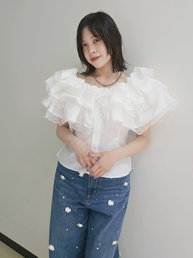 「LILY BROWN（リリーブラウン）のボリュームフリルオフショルブラウス（シャツ/ブラウス、ホワイト系）」を使った、LILY BROWNさんの夏コーディネート