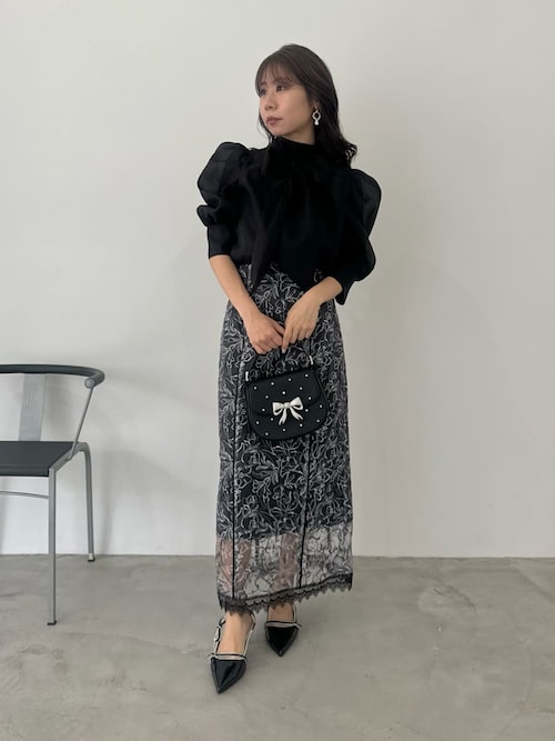 【新品未使用】LILY BROWN ラグランオーガンザボウタイブラウス　ブラック 新品タグ付き✨LILY BROWN ラグランオーガンザボウタイブラウス DOT