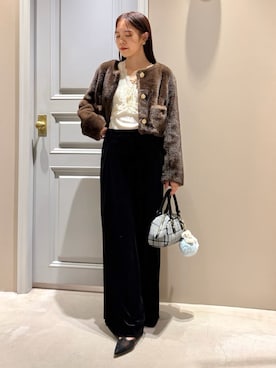 「アイテム（キーケース/キーアクセサリー、ブルー系）」を使った、LILY BROWNさん（レディース・156cm）の秋コーディネート