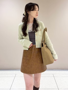 「アイテム（スカート、イエロー系）」を使った、LILY BROWNさん（レディース・157cm）の秋コーディネート