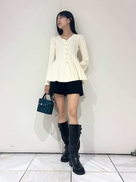 「LILY BROWN（リリーブラウン）のペプラムニットカーディガン（カーディガン/ボレロ、ホワイト系）」を使った、LILY BROWNさんの夏コーディネート
