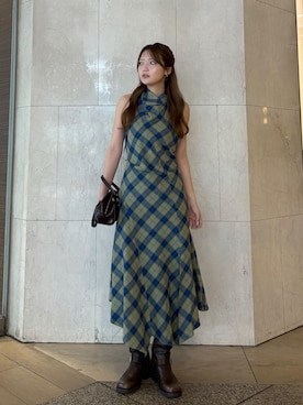 「LILY BROWN（リリーブラウン）のオンブレーバイアスネルワンピース（ワンピース、グリーン系）」を使った、LILY BROWNさんの夏コーディネート