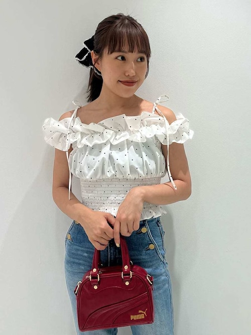 【新品未使用、タグ付き】 LILY BROWN 2wayデコルテフリルトップス セール】2wayデコルテフリルトップス（シャツ/ブラウス）｜LILY