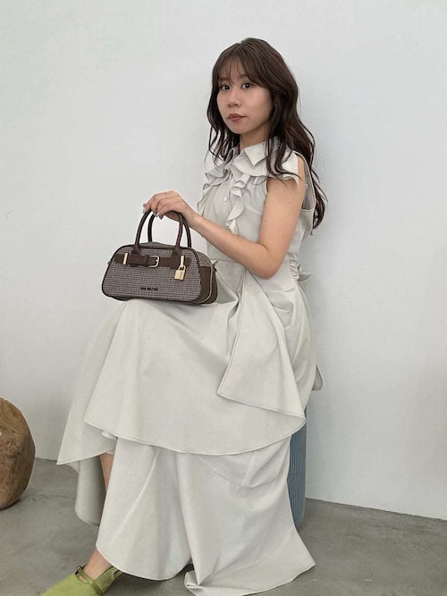&エルシー　2023SS アップリケワンピース　シャツ　ティアード　フリル LWFO254213_p_03_LL.jpg