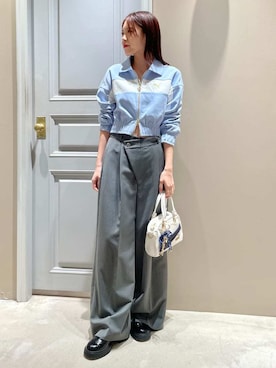 「アイテム（キーケース/キーアクセサリー）」を使った、LILY BROWNさん（レディース・156cm）の秋コーディネート
