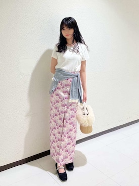 「LILY BROWN（リリーブラウン）のバックオープンヘンリーネックカットトップス（Tシャツ/カットソー、グレー系）」を使った、LILY BROWNさんの春コーディネート