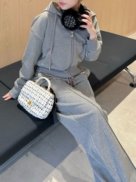 「アイテム（イヤーマフ、ブラック系）」を使った、LILY BROWNさん（レディース・150cm）の秋コーディネート