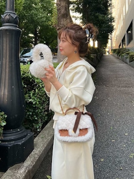 「アイテム（ピアス（両耳用））」を使った、LILY BROWNさん（レディース・150cm）の秋コーディネート