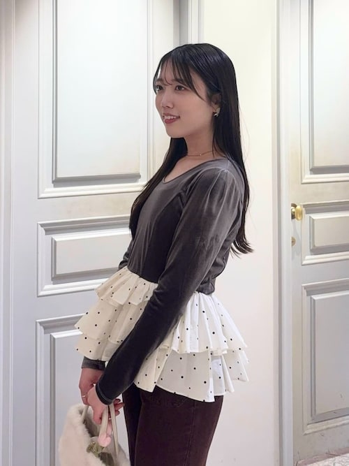 【LILY BROWN】 ペプラムフリルトップス ベロアペプラムフリルトップス（Tシャツ/カットソー）｜LILY BROWN