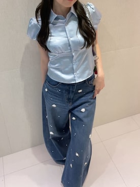 「LILY BROWN（リリーブラウン）のサテンパフスリーブシャツ（シャツ/ブラウス、ブルー系）」を使った、LILY BROWNさんの夏コーディネート