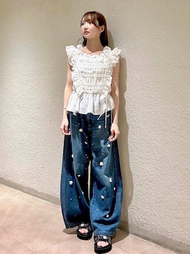 「LILY BROWN（リリーブラウン）のシャーリングレイヤーフリルトップス（Tシャツ/カットソー、ホワイト系）」を使った、LILY BROWNさんの夏コーディネート