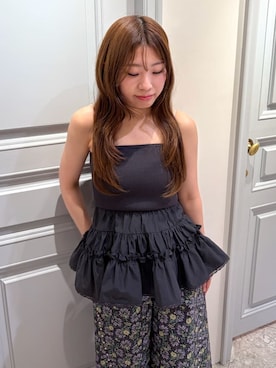 「LILY BROWN（リリーブラウン）のドッキングフリルニットベアトップス（ニット/セーター、グレー系）」を使った、LILY BROWNさんの夏コーディネート