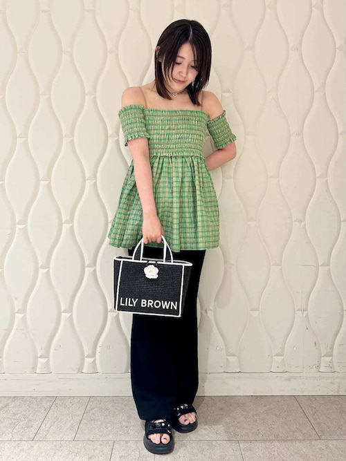 新品未使用LILY BROWN 3wayシャーリングペプラムトップス　グリーン 3wayシャーリングペプラムトップス(Tシャツ・カットソー